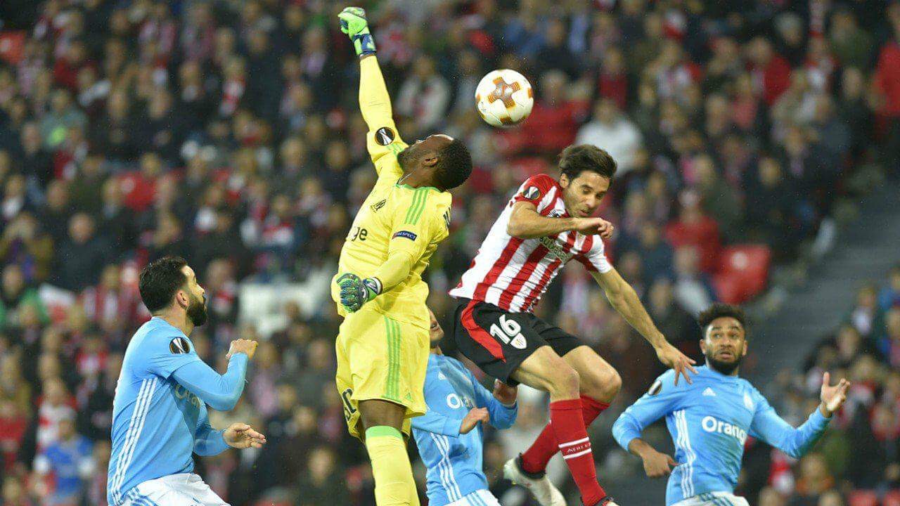 Steve Mandanda s’impose dans les airs à Bilbao et l’OM file en quart-de-finale - source : goal.com