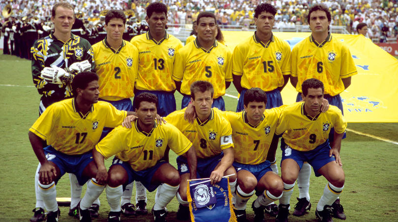 Brésil 94 et ses maillots avec imprimés - Taffarel, Jorginho, Aldair, Mauro Silva, Marcio Santos, Branco; Mazinho, Romario, Dunga, Bebeto, Zinho - Photo : FourFourtwo
