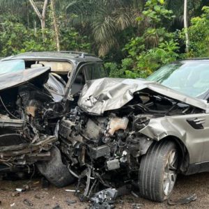 Contrairement à sa voiture, Onana s'en sort sans une égratignure (source : auto-moto)