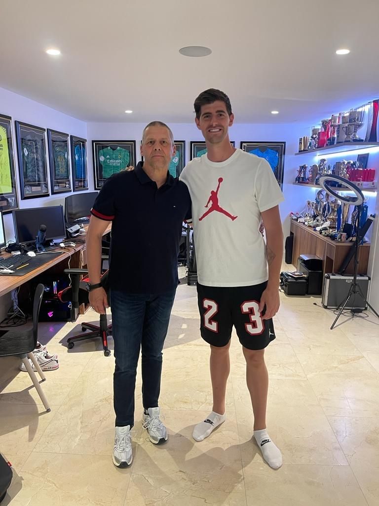 Thibaut Courtois et Thierry Barnerat en pleine session de travail à Madrid - source : Thierry Barnerat